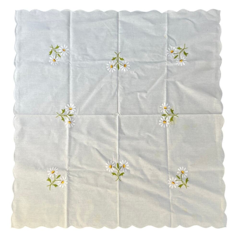 Embroidered Daisy Tablecloth Square 33 in White Cotton Blend Scalloped Floral